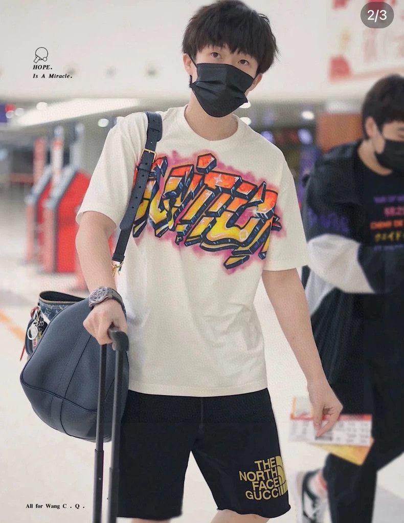 Louis Vuitton White Logo Print Graffiti Short Sleeve Tee - dmc Size US M / EU 48-50 / 2 - 8 Thumbnail