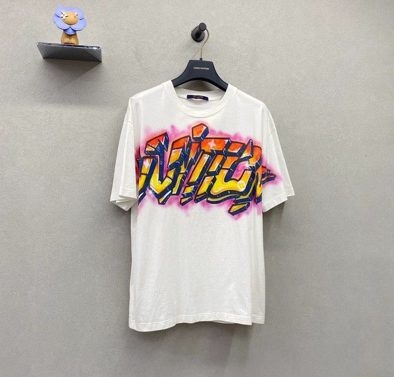 Louis Vuitton White Logo Print Graffiti Short Sleeve Tee - dmc Size US M / EU 48-50 / 2 - 3 Thumbnail