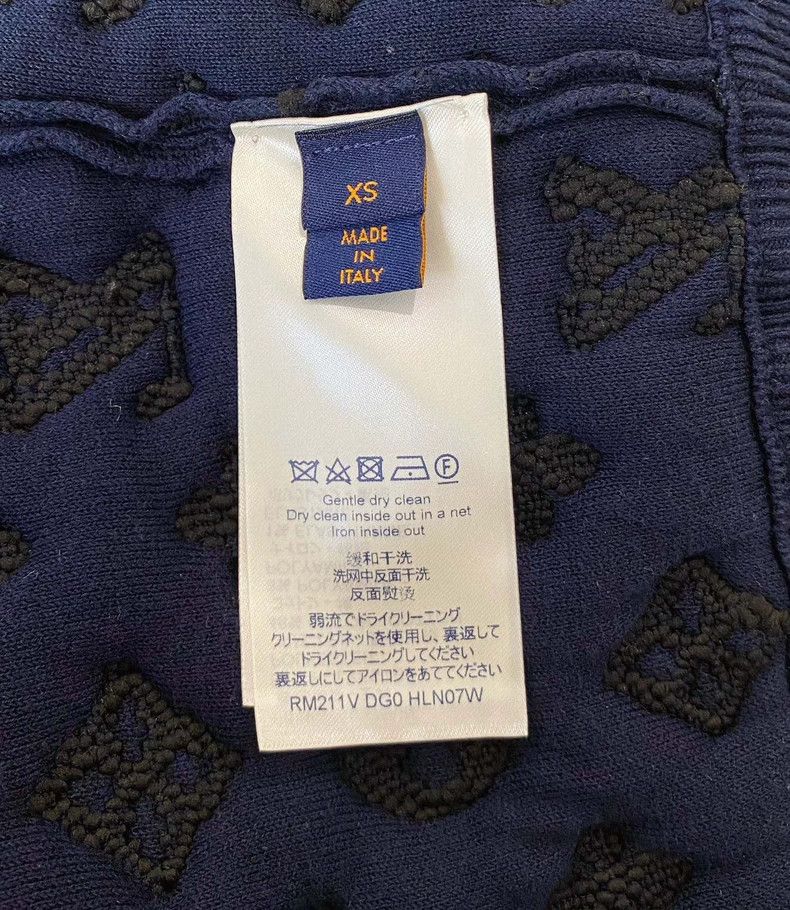Louis Vuitton Blue Embossed Logo Jacket Size XS - dmc Size US XS / EU 42 / 0 - 6 Thumbnail