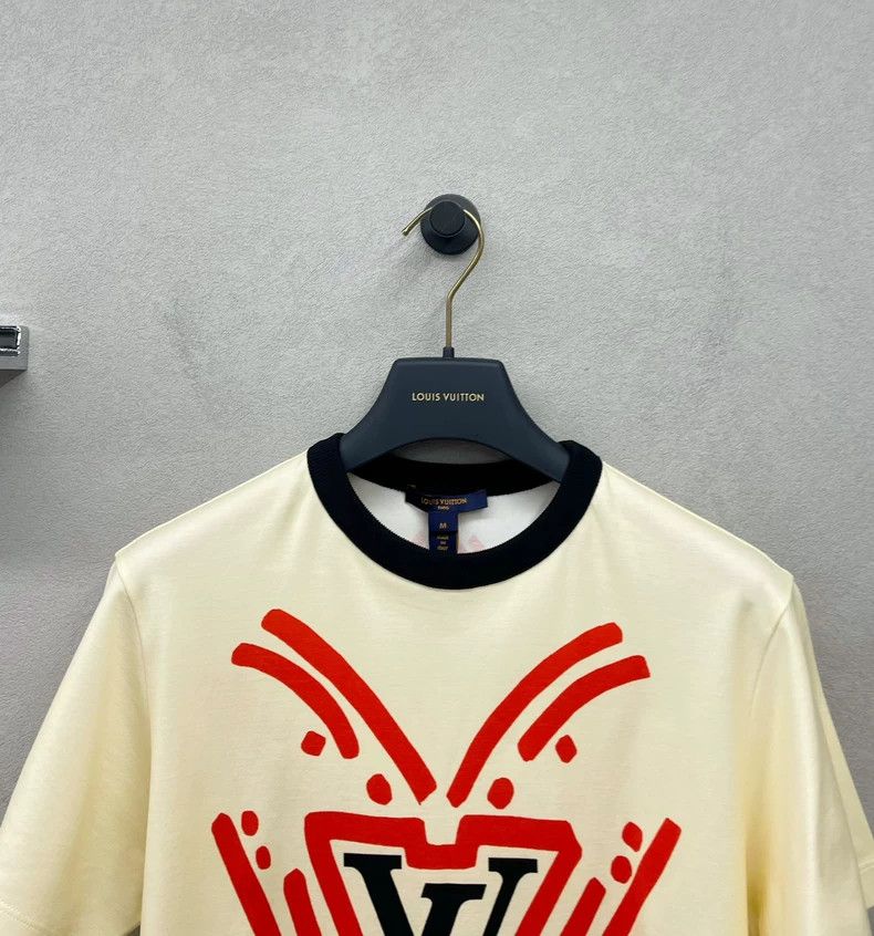 Louis Vuitton LV Yellow Logo Short Sleeve T-Shirt - dmc Size US M / EU 48-50 / 2 - 4 Thumbnail