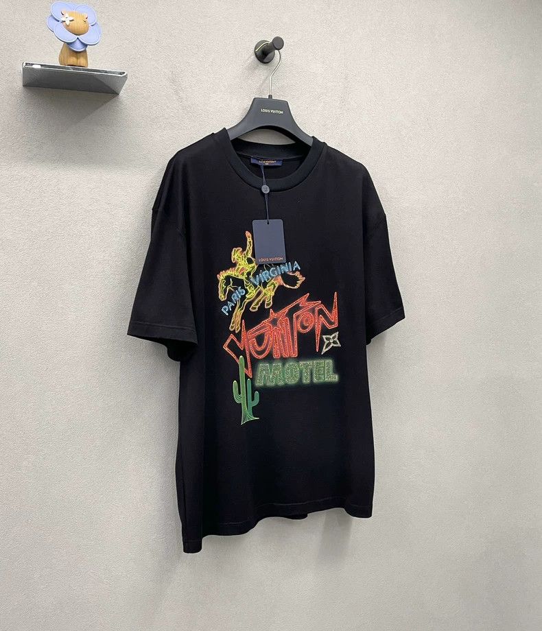 Louis Vuitton Black Short Sleeve Printed T-Shirt - dmc Size US L / EU 52-54 / 3 - 4 Thumbnail