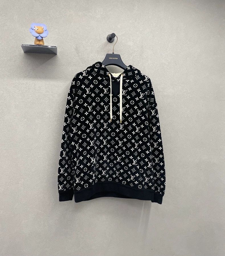 Louis Vuitton Louis Vuitton Logo Print Hoodie in Black - dmc Size US M / EU 48-50 / 2 - 3 Thumbnail