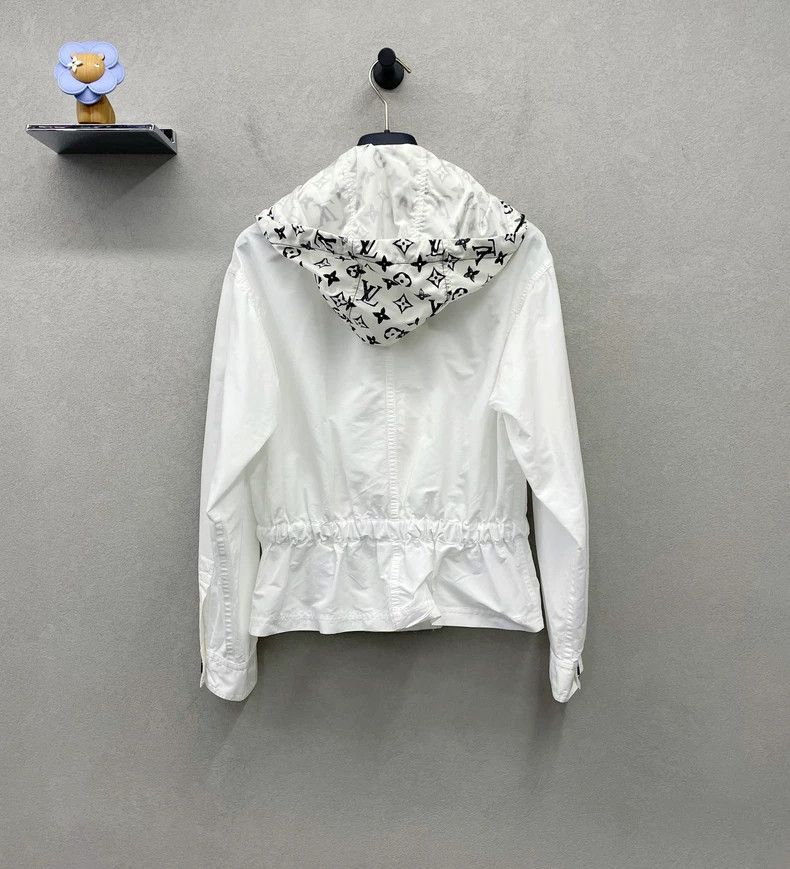 Louis Vuitton White Stylish Windbreaker with Belt - dmc Size US S / EU 44-46 / 1 - 2 Thumbnail