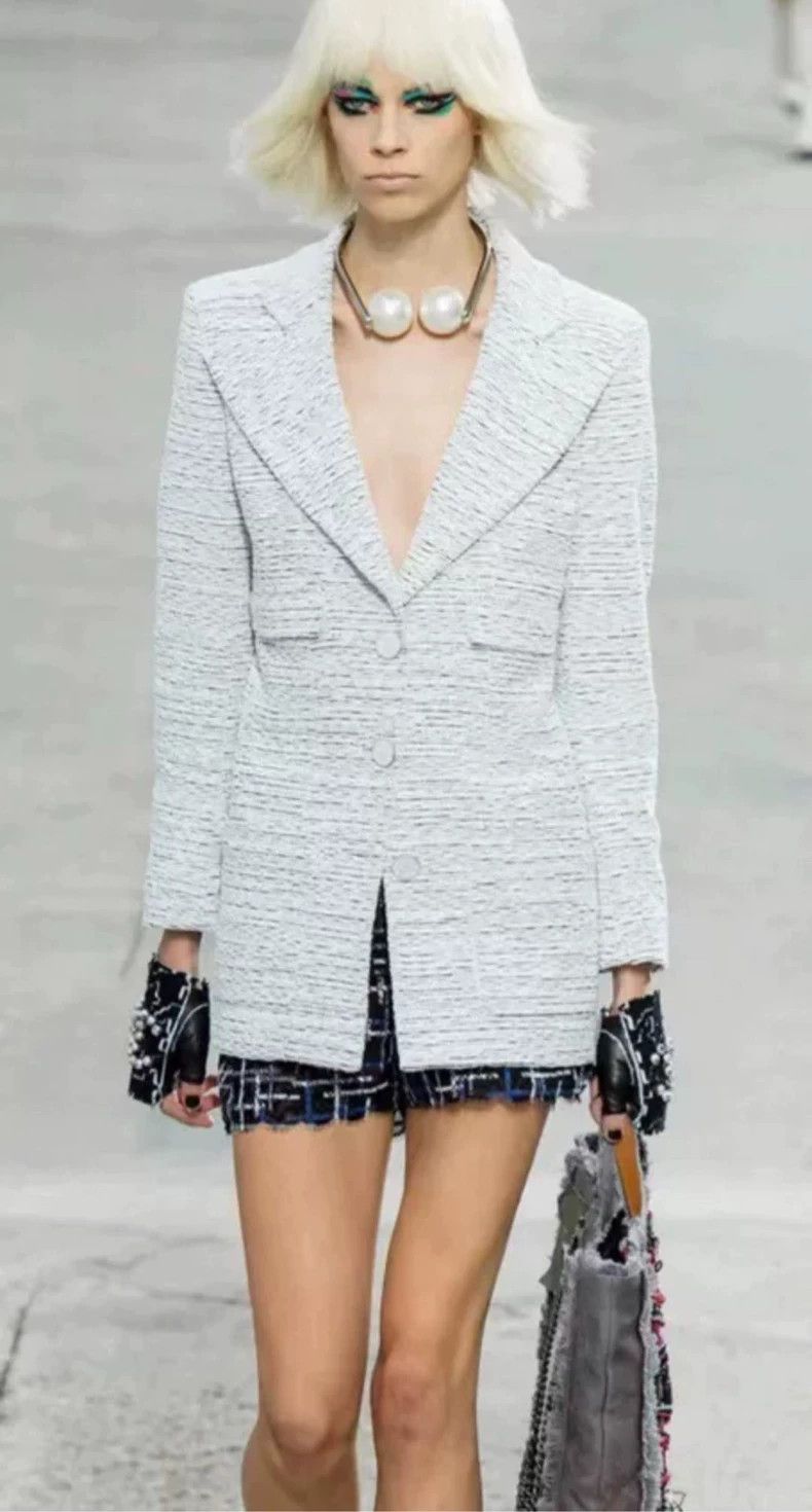 Chanel Chanel Outerwear Jacket in Size 36 - dmc Size US S / EU 44-46 / 1 - 8 Thumbnail