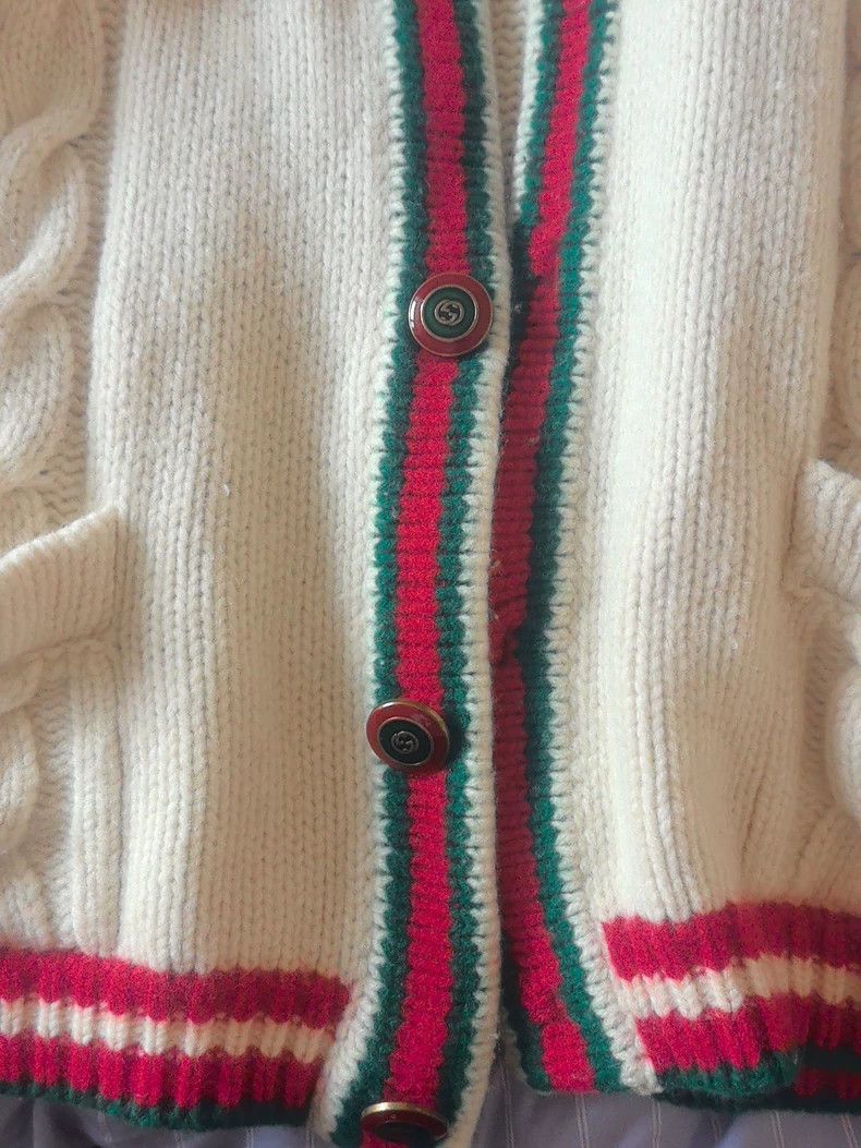 Gucci Classic Cardigan Sweater in Good Condition - dmc