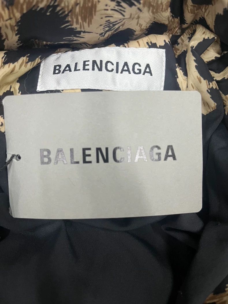 Balenciaga Balenciaga Leopard Print Cotton Puffer Jacket - dmc Size US XS / EU 42 / 0 - 3 Thumbnail