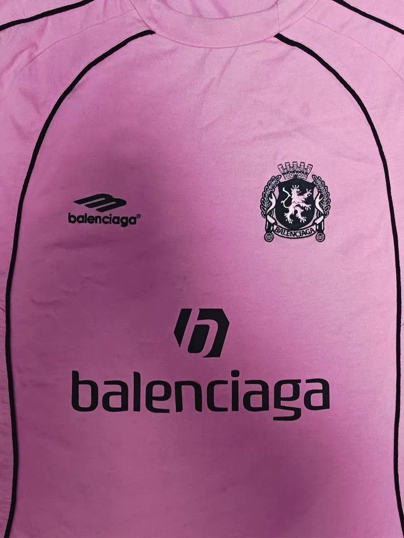 Balenciaga Balenciaga Manchester United Soccer Short Sleeve T-Shirt - dmc Size US L / EU 52-54 / 3 - 3 Thumbnail