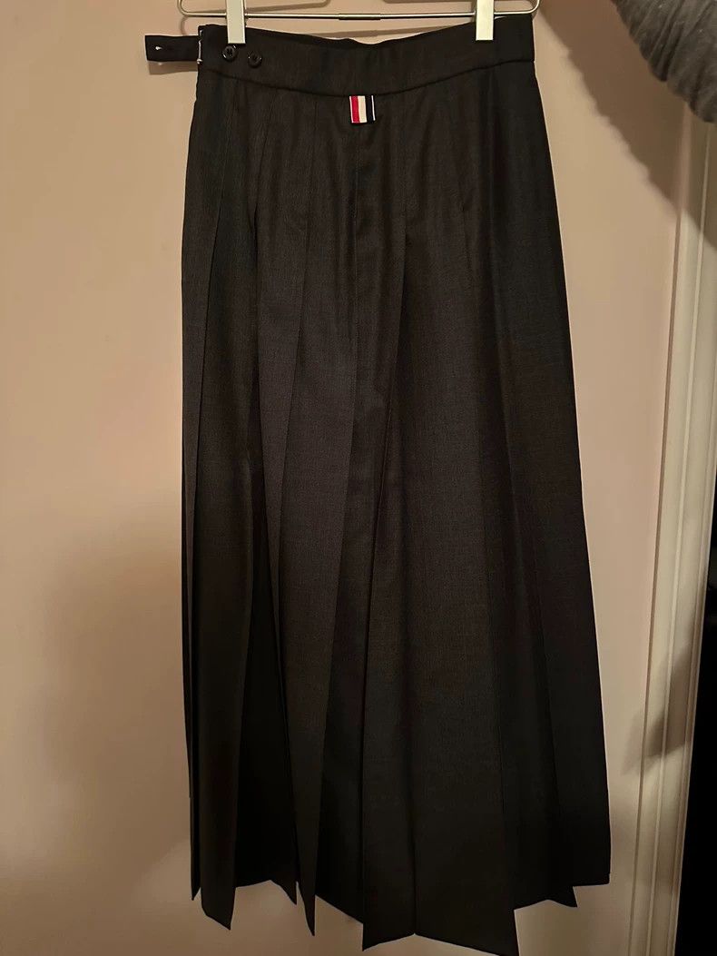 Thom Browne Long Pleated Skirt in Dark Gray - dmc