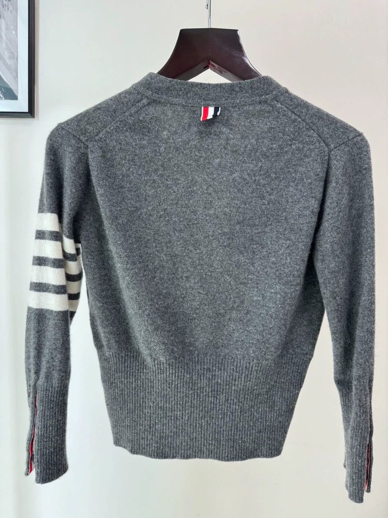 Thom Browne Thom Browne Cashmere Classic V-Neck Cardigan - dmc Size US XS / EU 42 / 0 - 2 Thumbnail