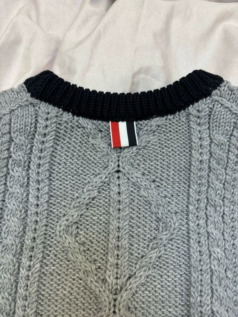 Thom Browne Thom Browne Cable Knit Sweater for Unisex - dmc Size US M / EU 48-50 / 2 - 3 Thumbnail
