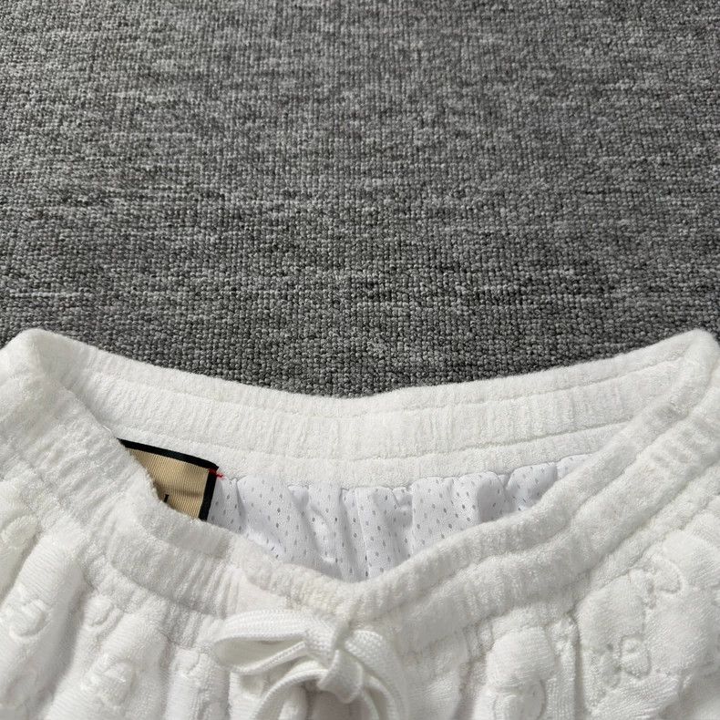 Gucci Gucci White Printed Shorts for Men - dmc Size US 26 / EU 42 - 2 Thumbnail
