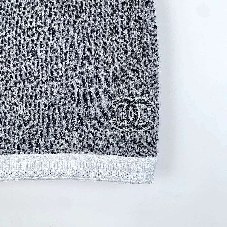 Chanel Chanel Gray Knit Mini Skirt Size 36 - dmc Size US 36 / EU 52 - 4 Thumbnail