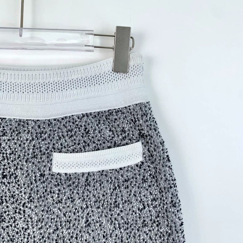 Chanel Chanel Gray Knit Mini Skirt Size 36 - dmc Size US 36 / EU 52 - 3 Thumbnail