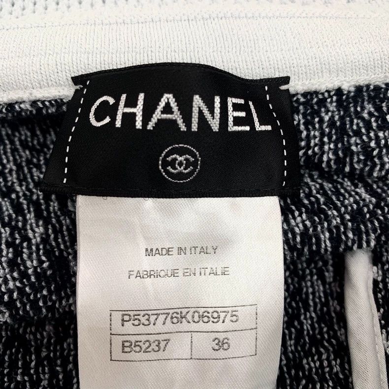 Chanel Chanel Gray Knit Mini Skirt Size 36 - dmc Size US 36 / EU 52 - 5 Thumbnail