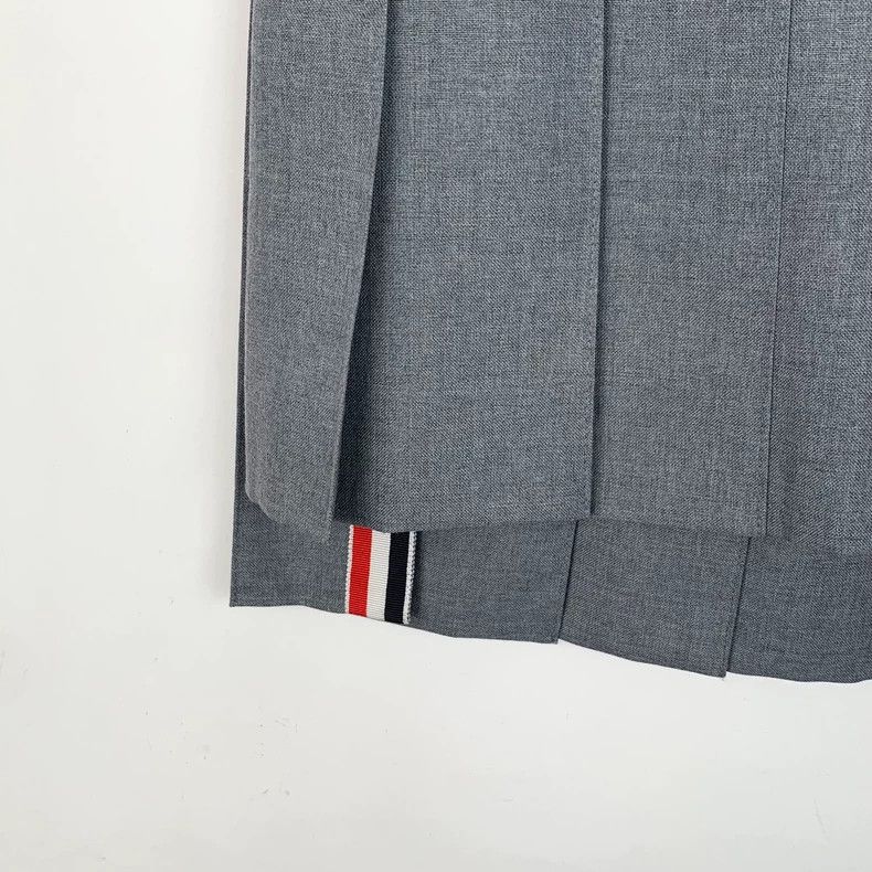 Thom Browne Gray Pleated Wool Skirt with Striped Trim - dmc Size US 38 / EU 54 - 4 Thumbnail