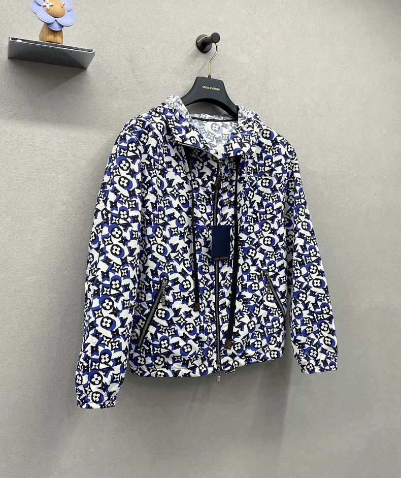 Louis Vuitton Louis Vuitton Logo Print Hooded Jacket - dmc Size US M / EU 48-50 / 2 - 3 Thumbnail