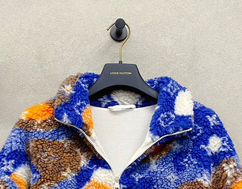 Louis Vuitton Colorful Logo Plush Outerwear Jacket - dmc Size US L / EU 52-54 / 3 - 4 Thumbnail