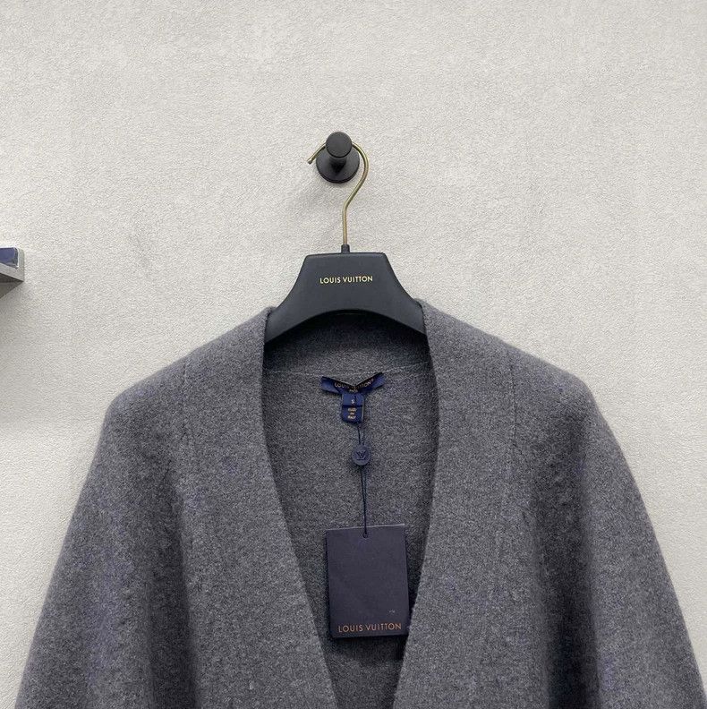 Louis Vuitton Gray Long Knit Coat Size S Comfortable Fabric - dmc Size US S / EU 44-46 / 1 - 4 Thumbnail