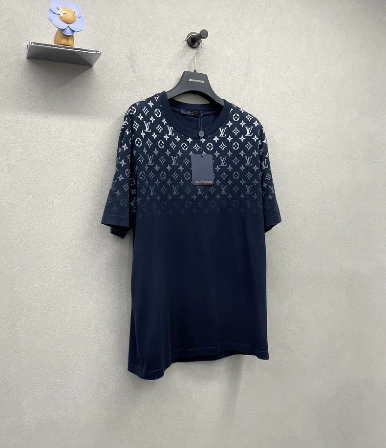 Louis Vuitton New Gradient Logo Short Sleeve Shirt - dmc Size US XL / EU 56 / 4 - 3 Thumbnail