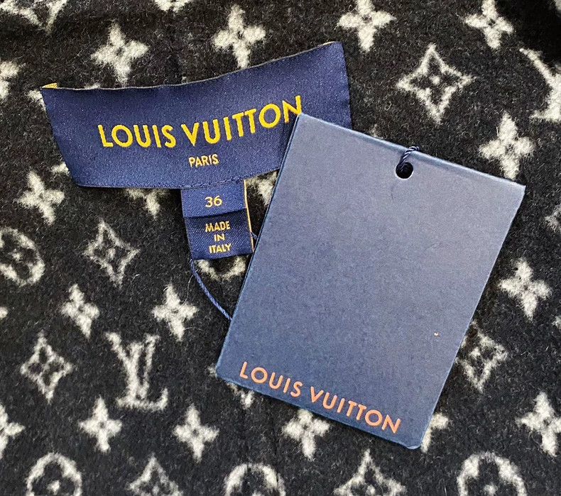 Louis Vuitton Black Logo Printed Hooded Bathrobe Coat - dmc Size US M / EU 48-50 / 2 - 5 Thumbnail