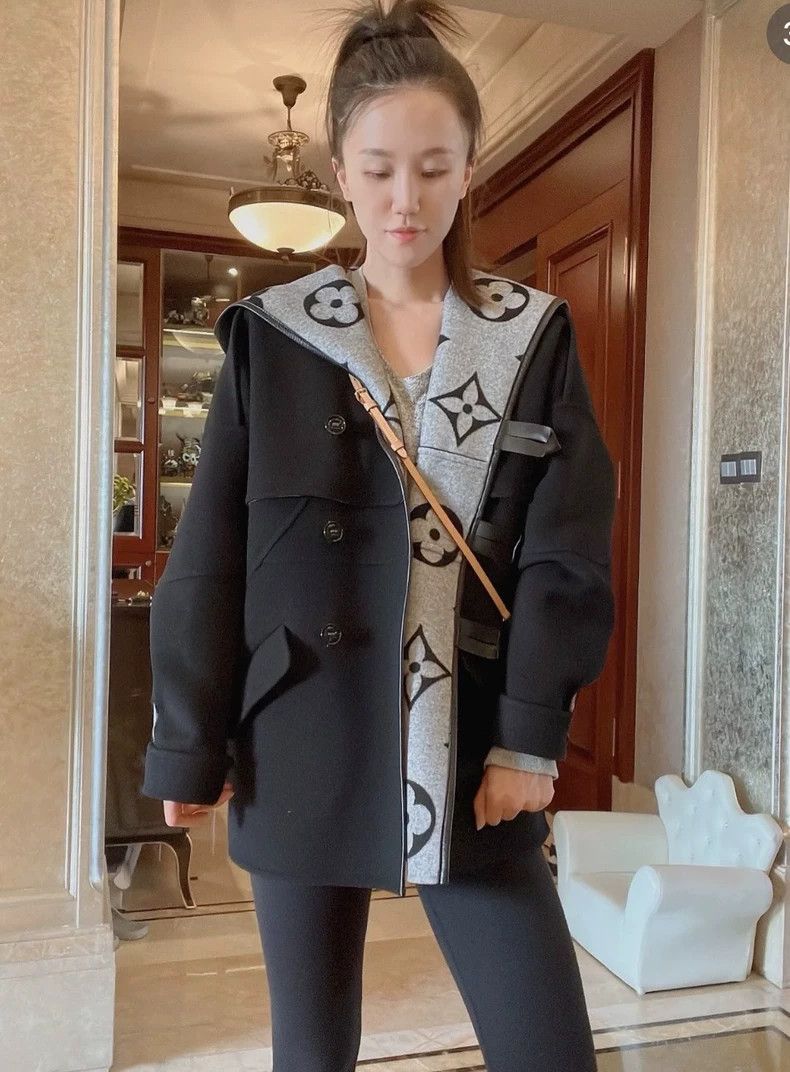 Louis Vuitton Black Hooded Short Coat with Logo - dmc Size US L / EU 52-54 / 3 - 8 Thumbnail
