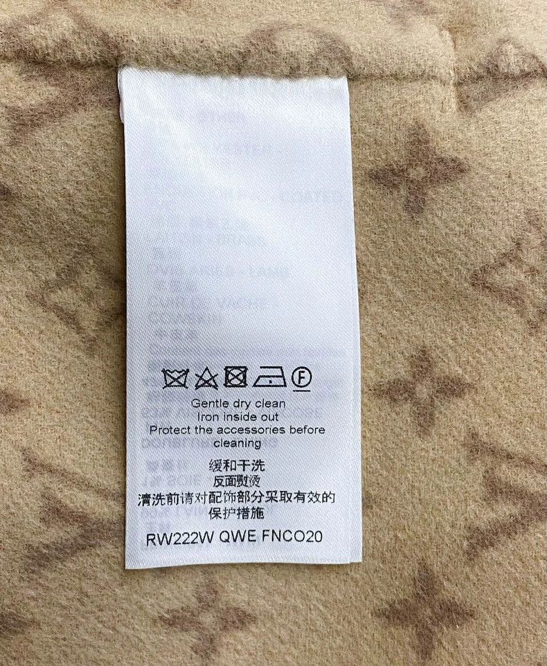 Louis Vuitton Beige Printed Long Coat from Louis Vuitton - dmc Size US M / EU 48-50 / 2 - 4 Thumbnail