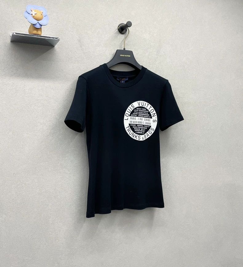 Louis Vuitton Black Short Sleeve Printed T-Shirt - dmc Size US XS / EU 42 / 0 - 3 Thumbnail