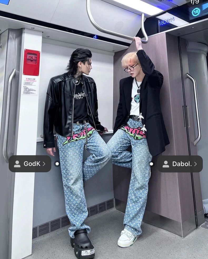 Louis Vuitton LV Logo Graffiti Denim Pants for Men - dmc Size US 34 / EU 50 - 7 Thumbnail