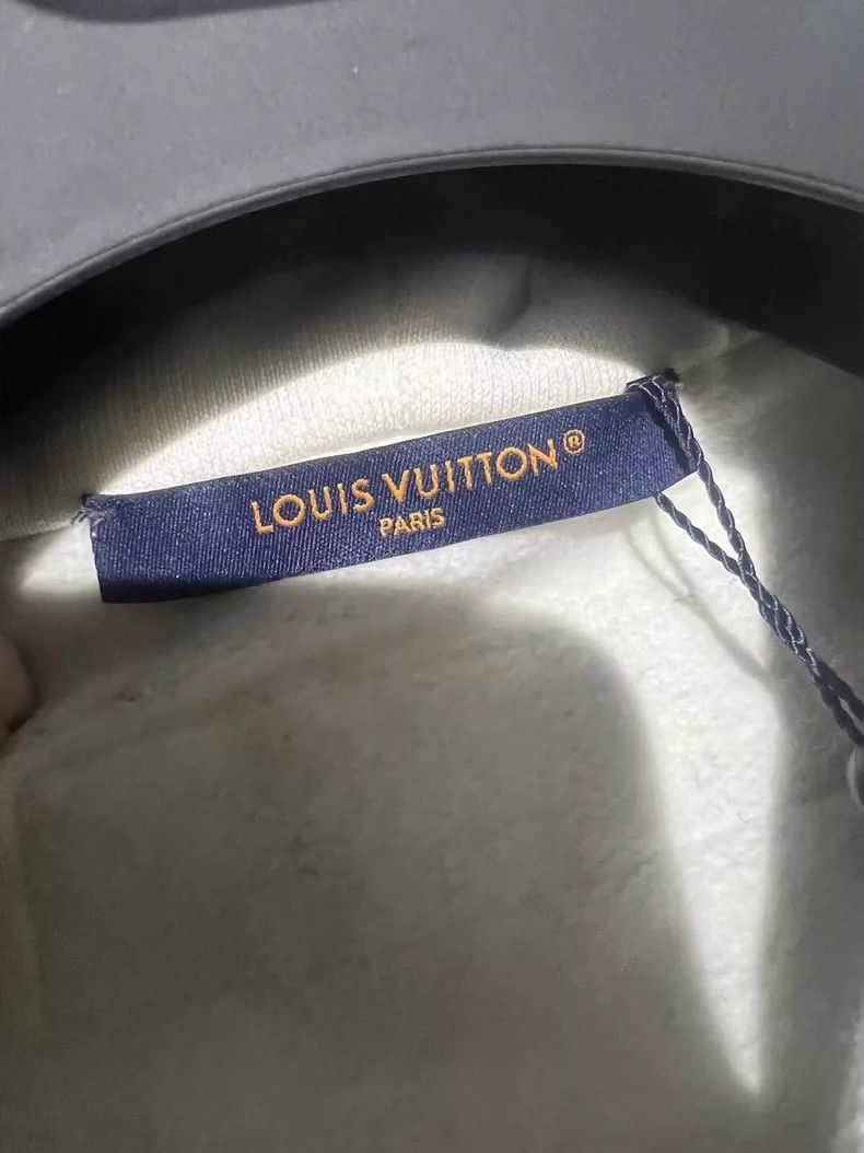 Louis Vuitton Louis Vuitton Rare Graffiti Print Sweatshirt XXL - dmc Size US XXL / EU 58 / 5 - 2 Thumbnail