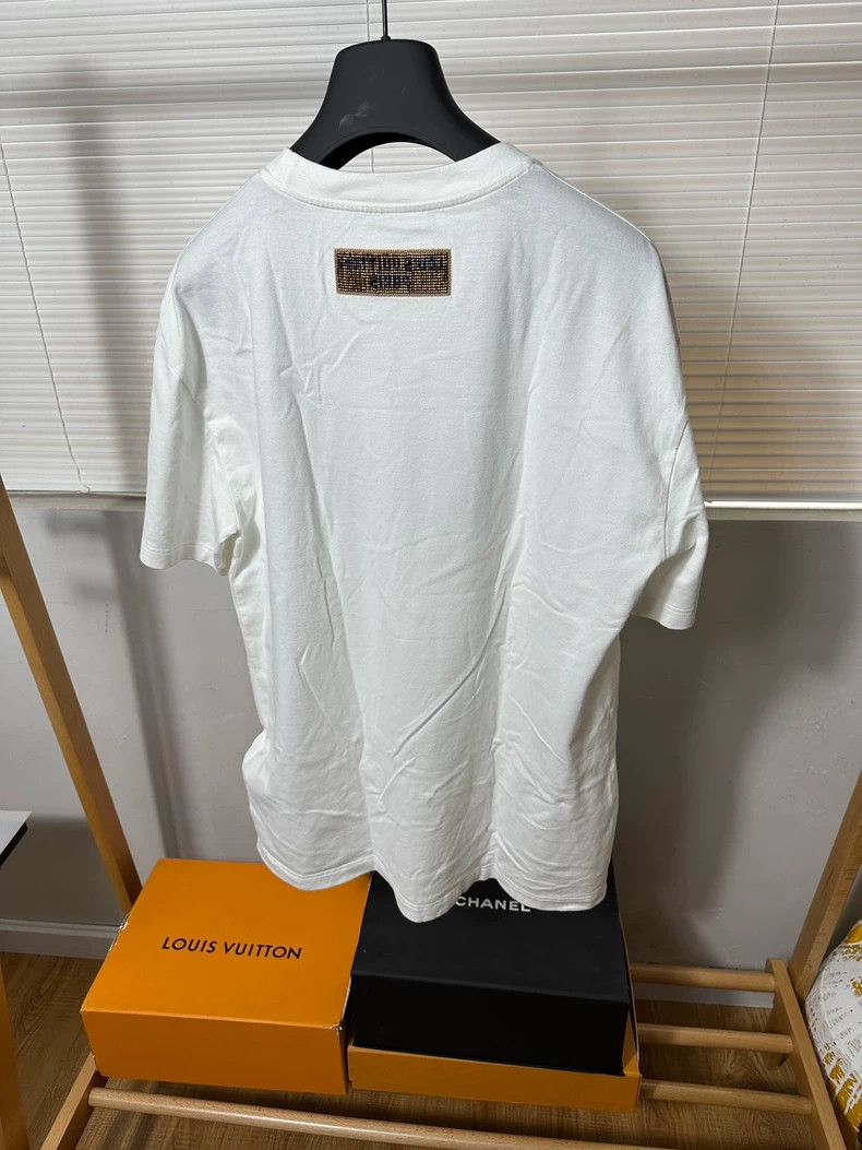 Louis Vuitton Louis Vuitton Beaded Logo Embroidery T-Shirt - dmc Size US L / EU 52-54 / 3 - 9 Thumbnail