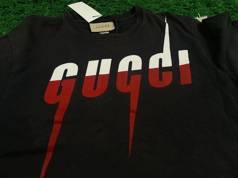 Gucci Gucci Lightning Short Sleeve T-Shirt Size Large - dmc Size US L / EU 52-54 / 3 - 3 Thumbnail