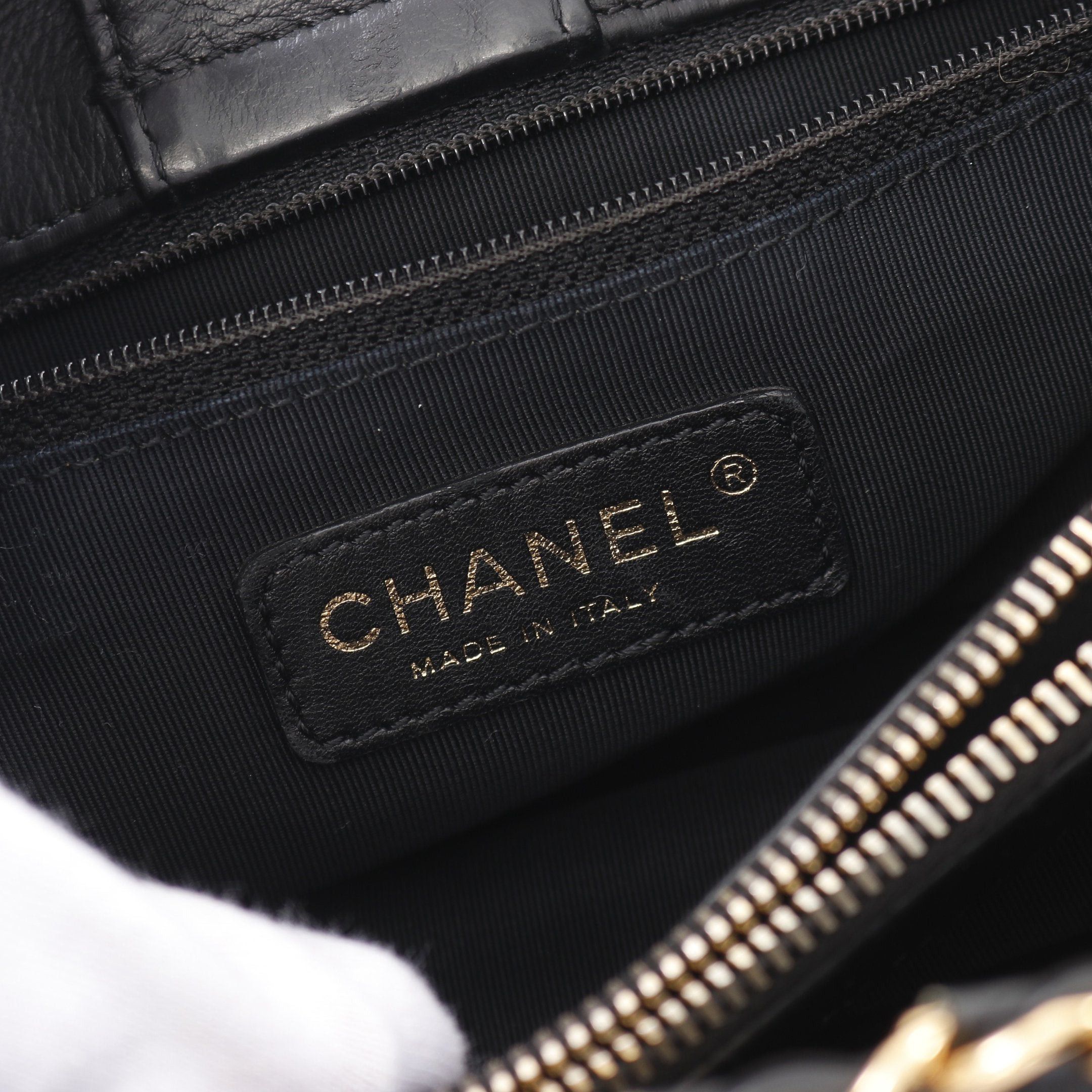 Chanel Chanel Chain Me Matelasse Handbag Tote Bag Lambskin Black Gold Hardware Size ONE SIZE - 4 Thumbnail