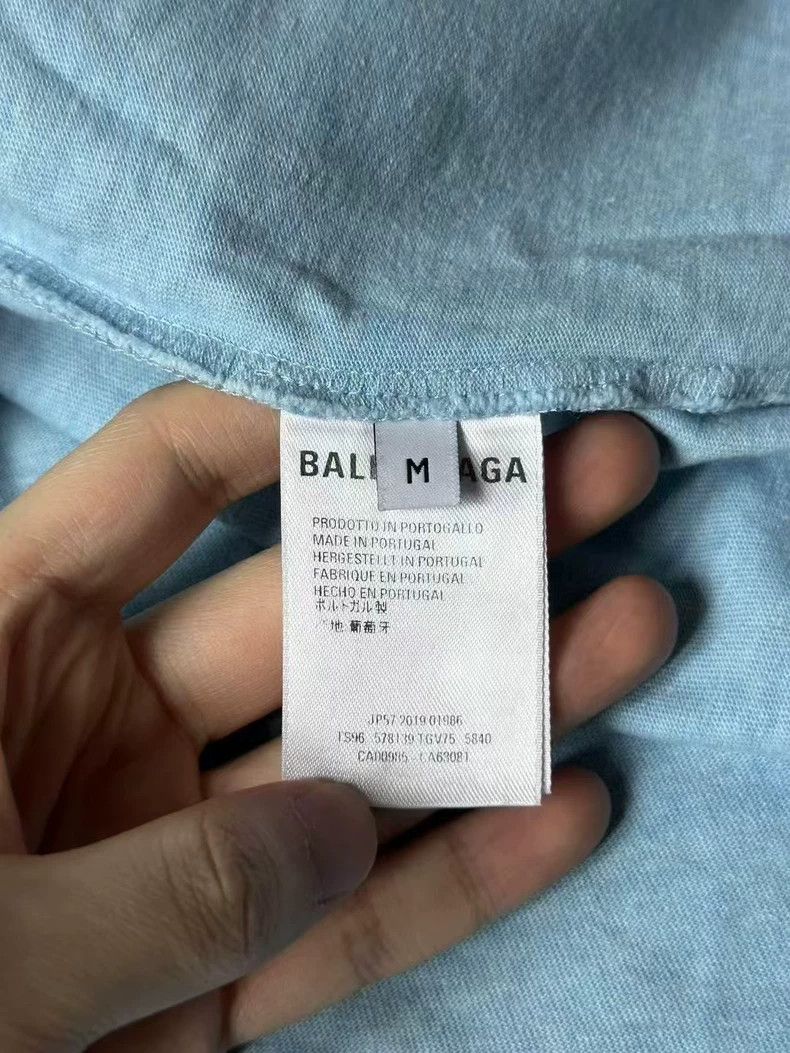 Balenciaga Balenciaga Short Sleeve Lock T-Shirt - dmc Size US M / EU 48-50 / 2 - 3 Thumbnail