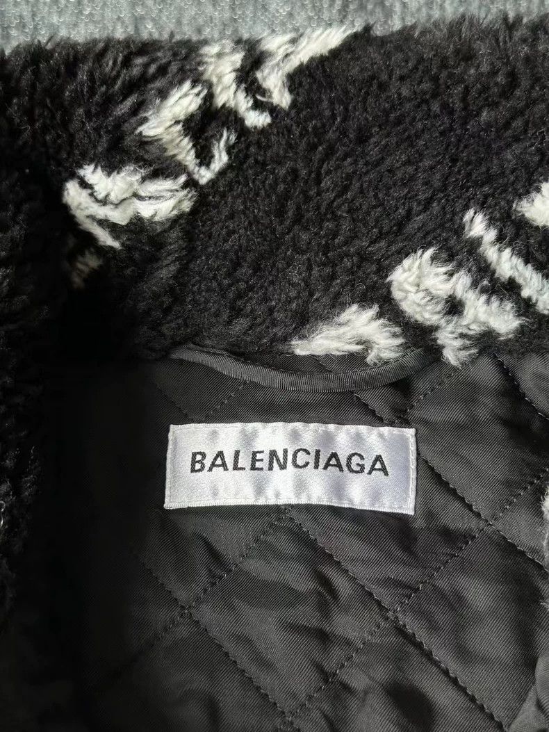 Balenciaga Balenciaga Teddy Coat with Logo Print - dmc Size US L / EU 52-54 / 3 - 3 Thumbnail