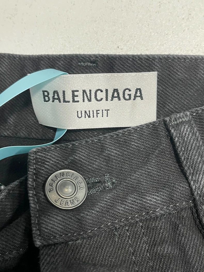 Balenciaga Balenciaga Black Denim Shorts with Frayed Hem - dmc Size US 26 / EU 42 - 4 Thumbnail