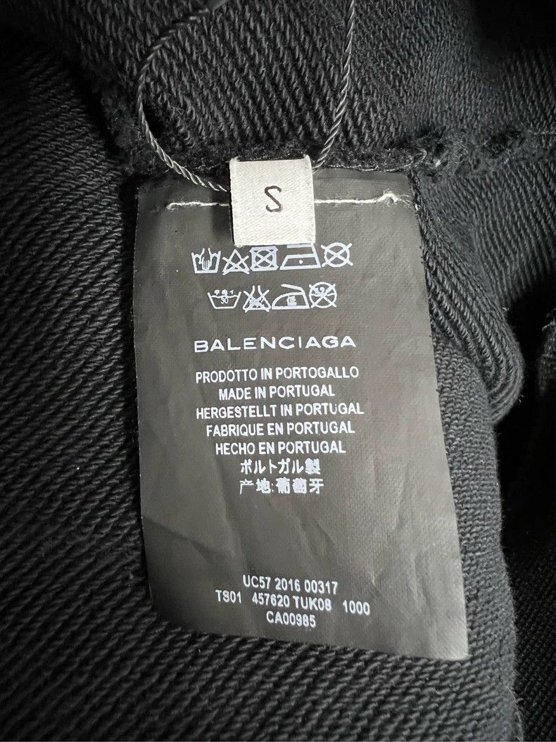 Balenciaga Balenciaga Embroidered Letter Hoodie in Black - dmc Size US S / EU 44-46 / 1 - 4 Thumbnail