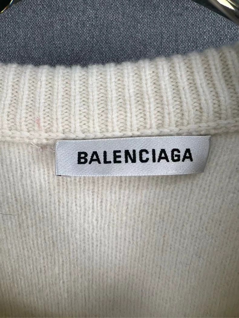 Balenciaga Balenciaga Logo Sweater Size L Brand New - dmc Size US L / EU 52-54 / 3 - 4 Thumbnail