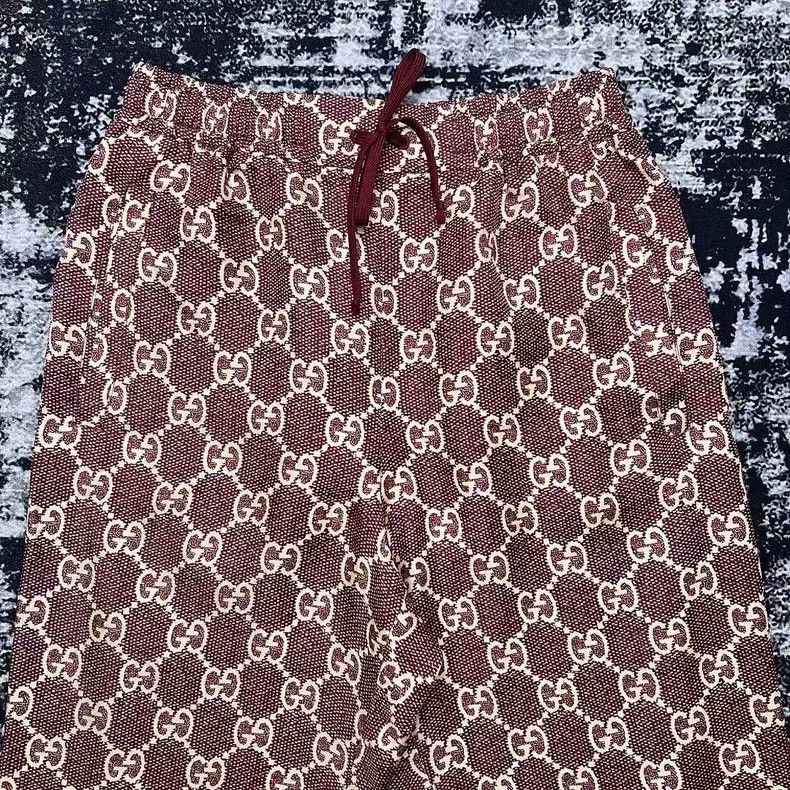 Gucci Gucci Red Printed Sports Pants in Silk - dmc Size US 26 / EU 42 - 2 Thumbnail