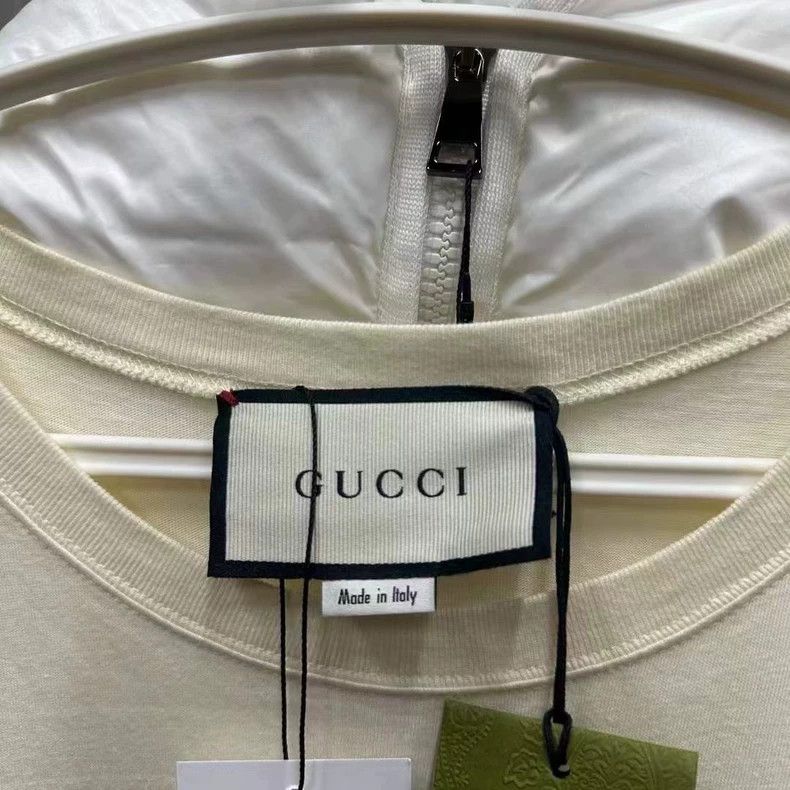 Gucci Gucci Short Sleeve T-Shirt with Logo - dmc Size US XS / EU 42 / 0 - 2 Thumbnail