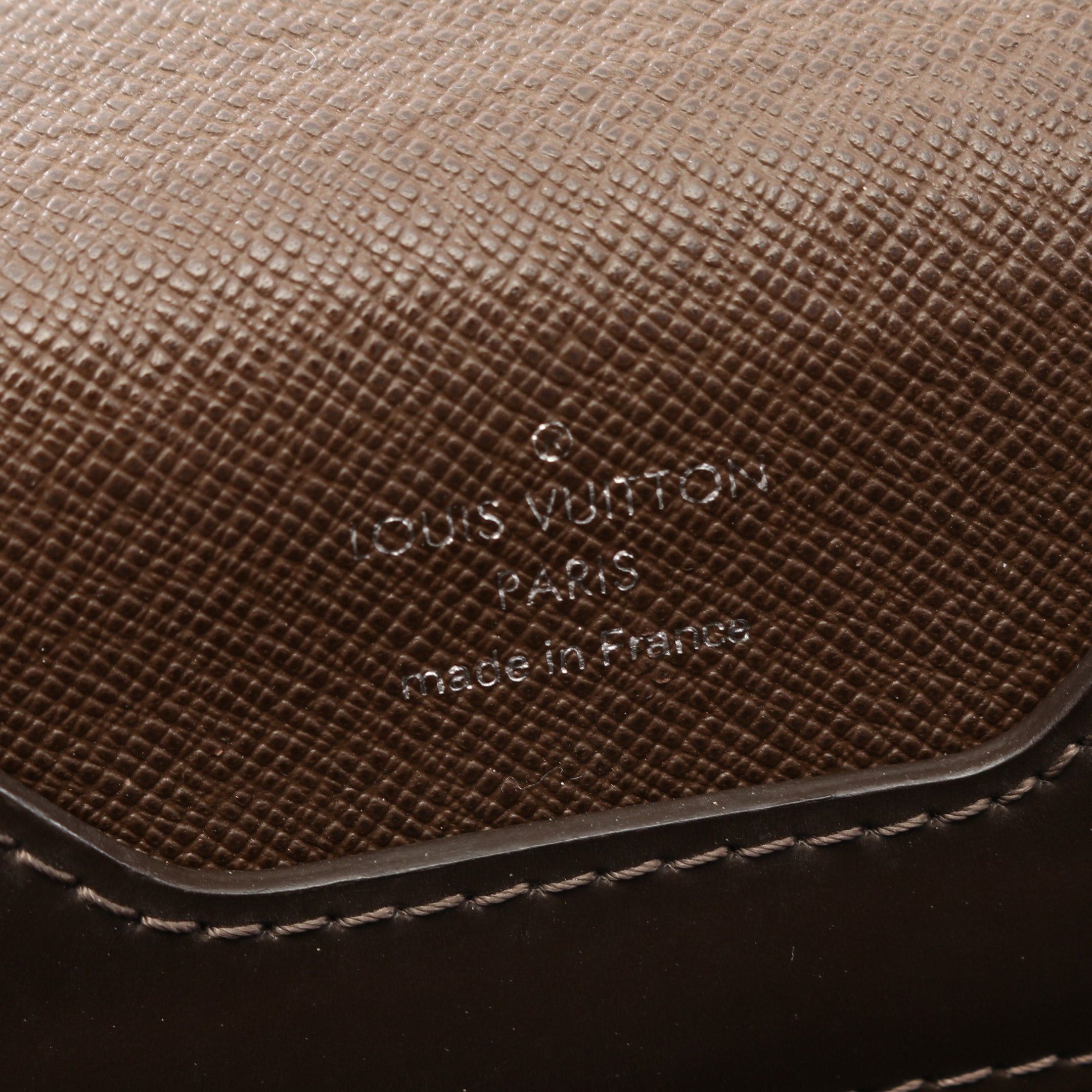 Louis Vuitton Louis Vuitton Laguito Taiga Grizzly Bear Briefcase Business Bag Leather Dark Brown Size ONE SIZE - 4 Thumbnail