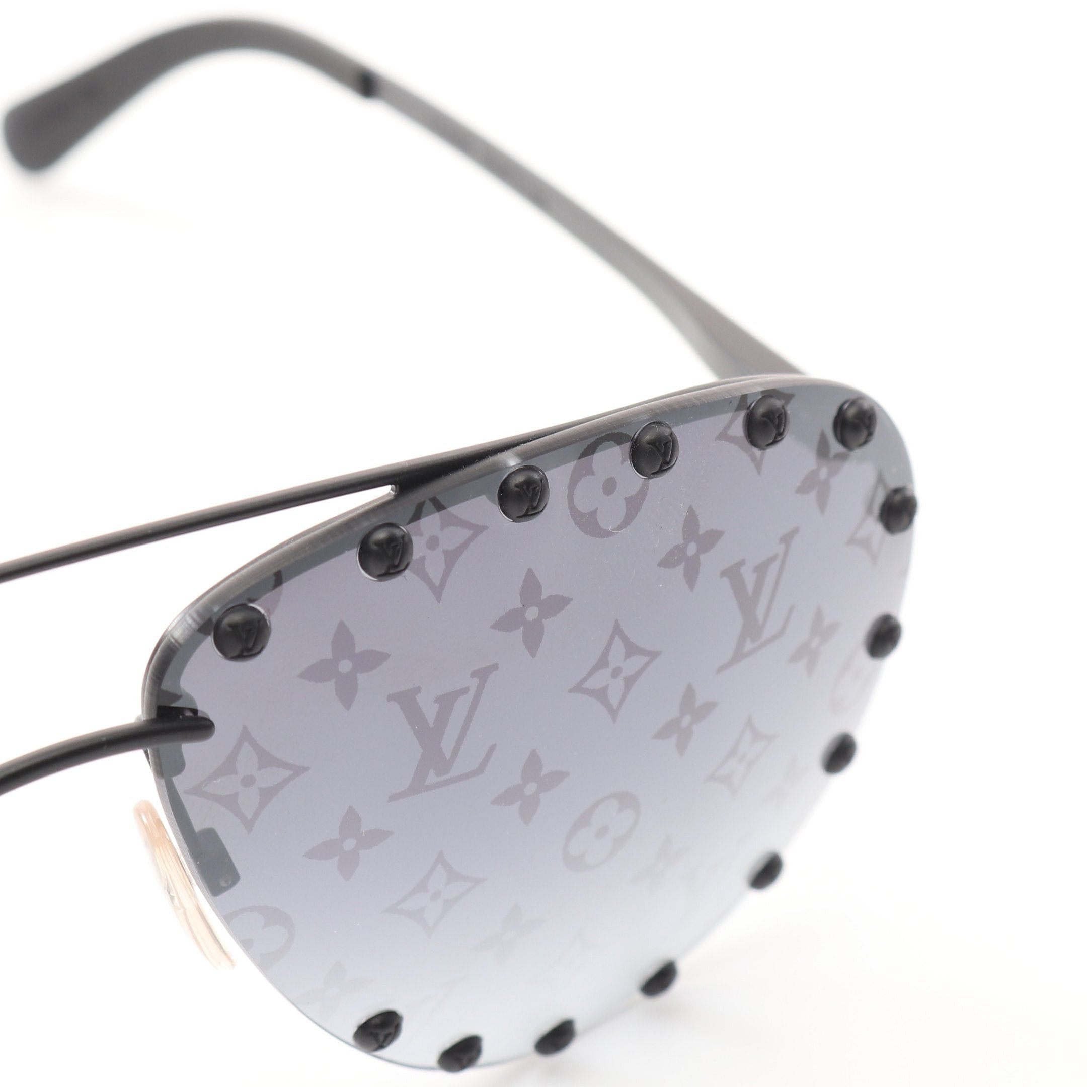 Louis Vuitton Louis Vuitton The Party Monogram Sunglasses Black Gradient Lens Size ONE SIZE - 8 Thumbnail