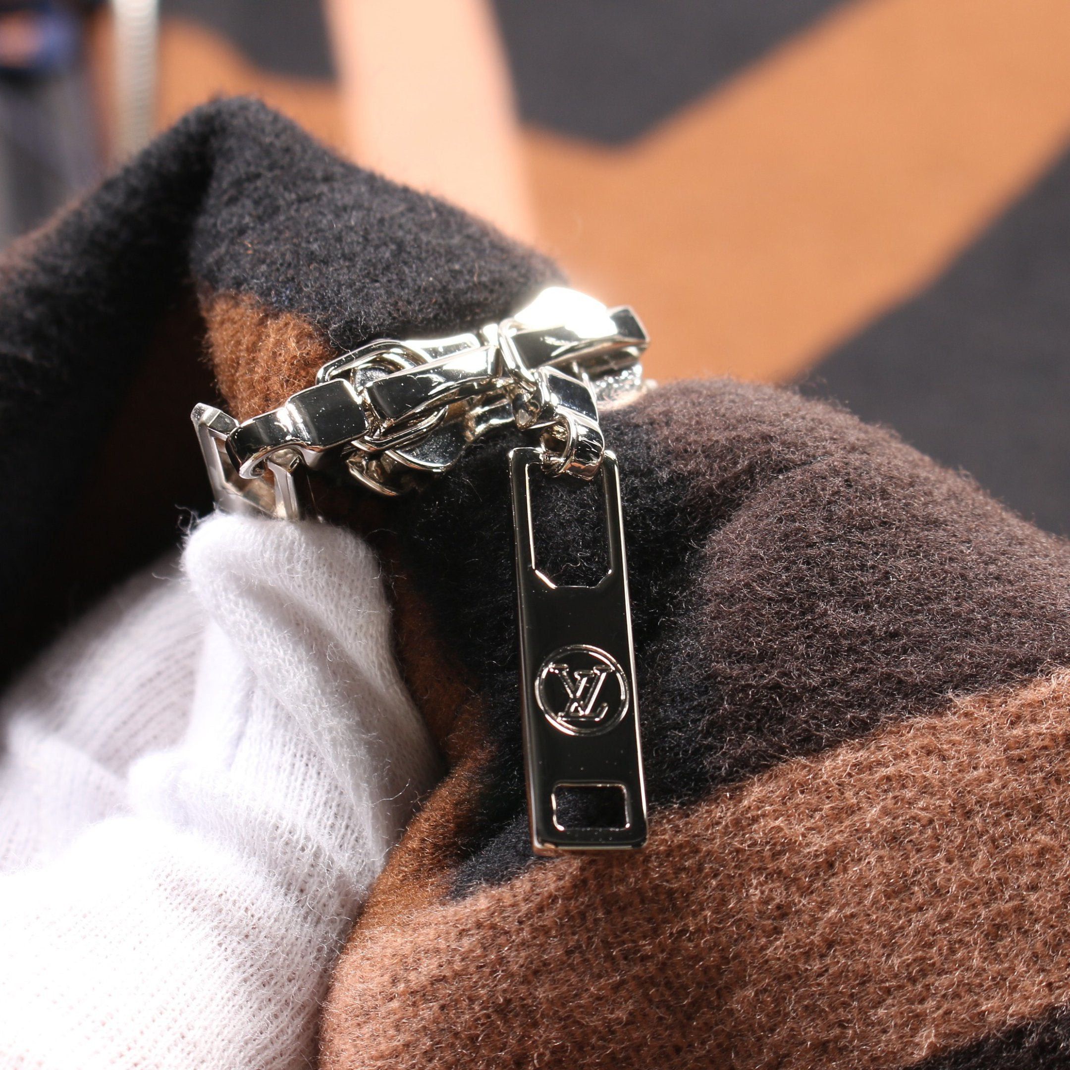 Louis Vuitton Louis Vuitton Poncho Wool Brown Black Pink Hooded Size ONE SIZE - 7 Thumbnail