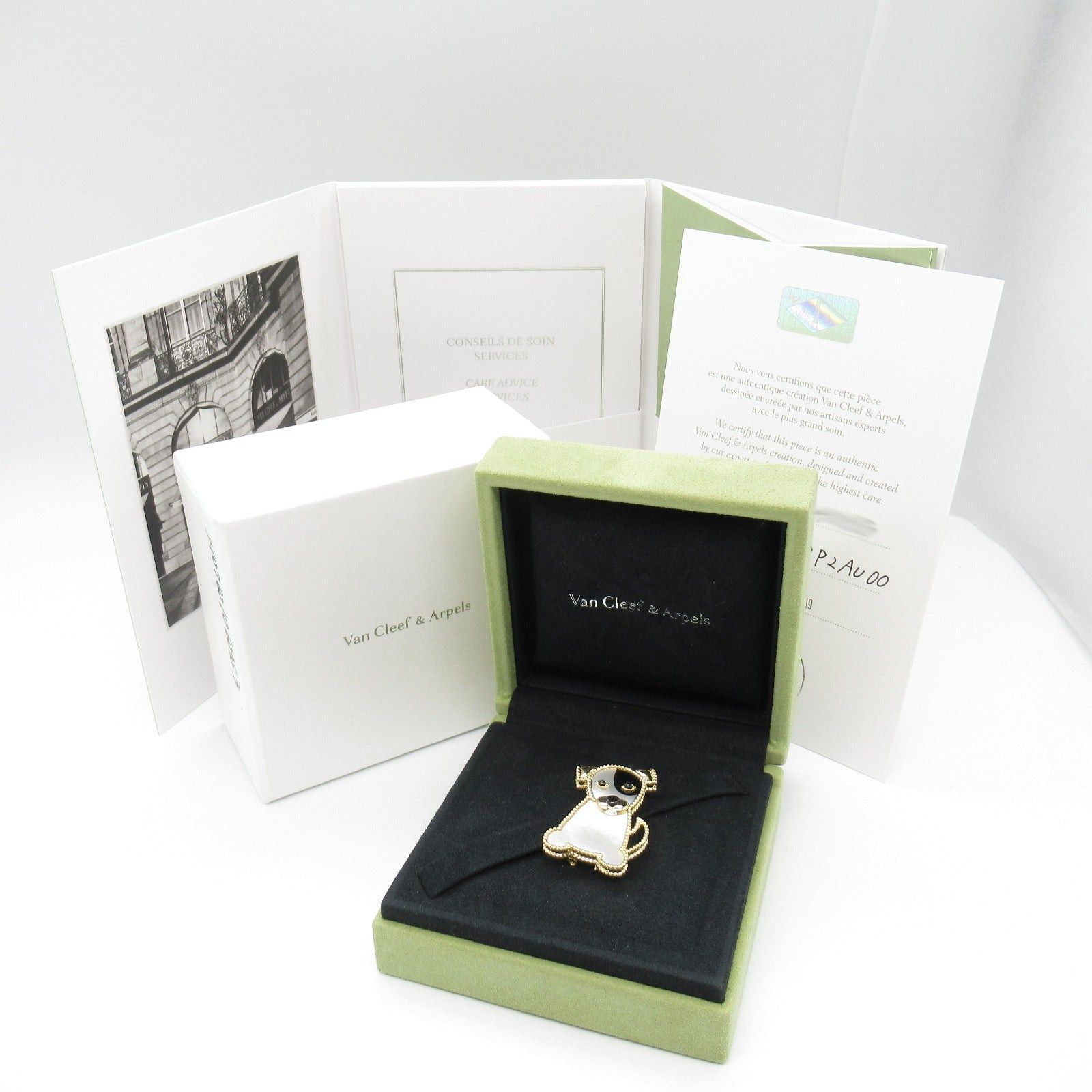 Van Cleef & Arpels Van Cleef Arpels Lucky Animals Dog Brooch K18 (Yellow Gold) Mother Of Pearl/Onyx Black White Size ONE SIZE - 7 Thumbnail