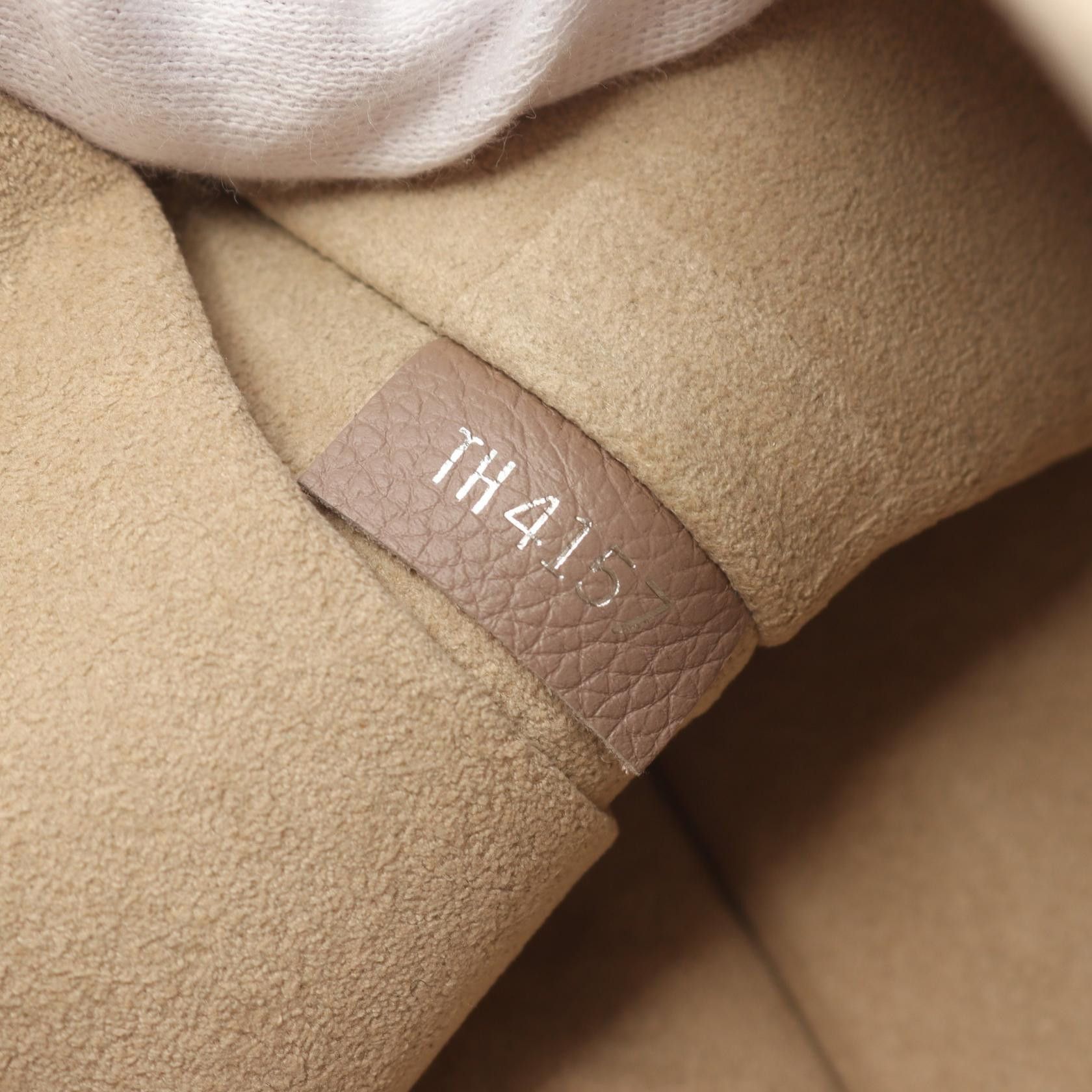 Louis Vuitton Louis Vuitton Pochette Jour Pm Taupe Clutch Bag Leather Gray Beige Size ONE SIZE - 5 Thumbnail