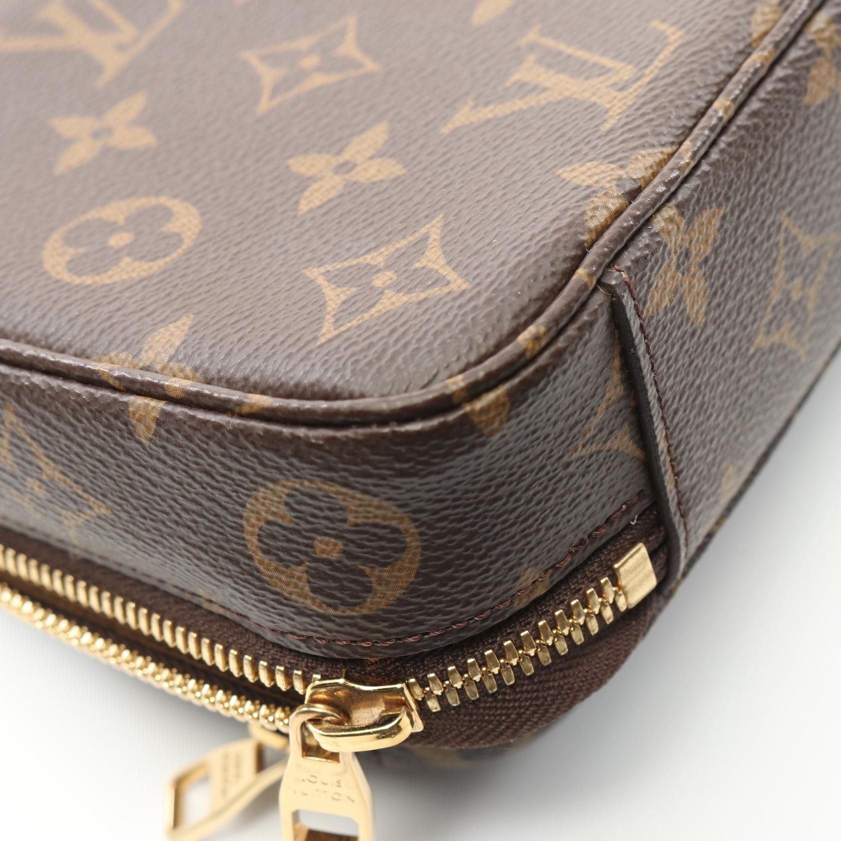 Louis Vuitton Louis Vuitton Utility Crossbody Monogram Handbag Leather Brown Size ONE SIZE - 5 Thumbnail