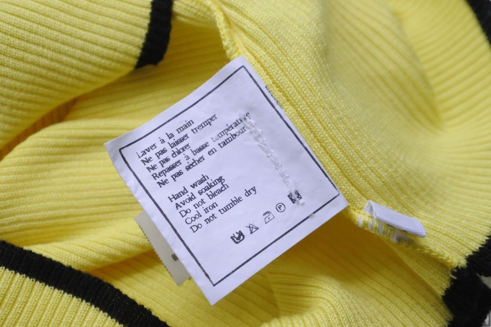 Chanel chanel tank top sleeveless coco mark button size 40 Size US M / EU 48-50 / 2 - 9 Thumbnail