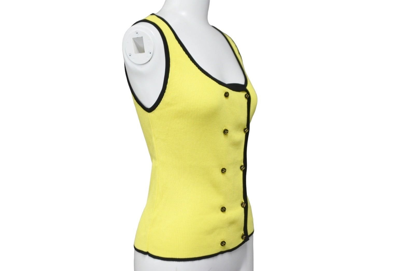 Chanel chanel tank top sleeveless coco mark button size 40 Size US M / EU 48-50 / 2 - 3 Thumbnail