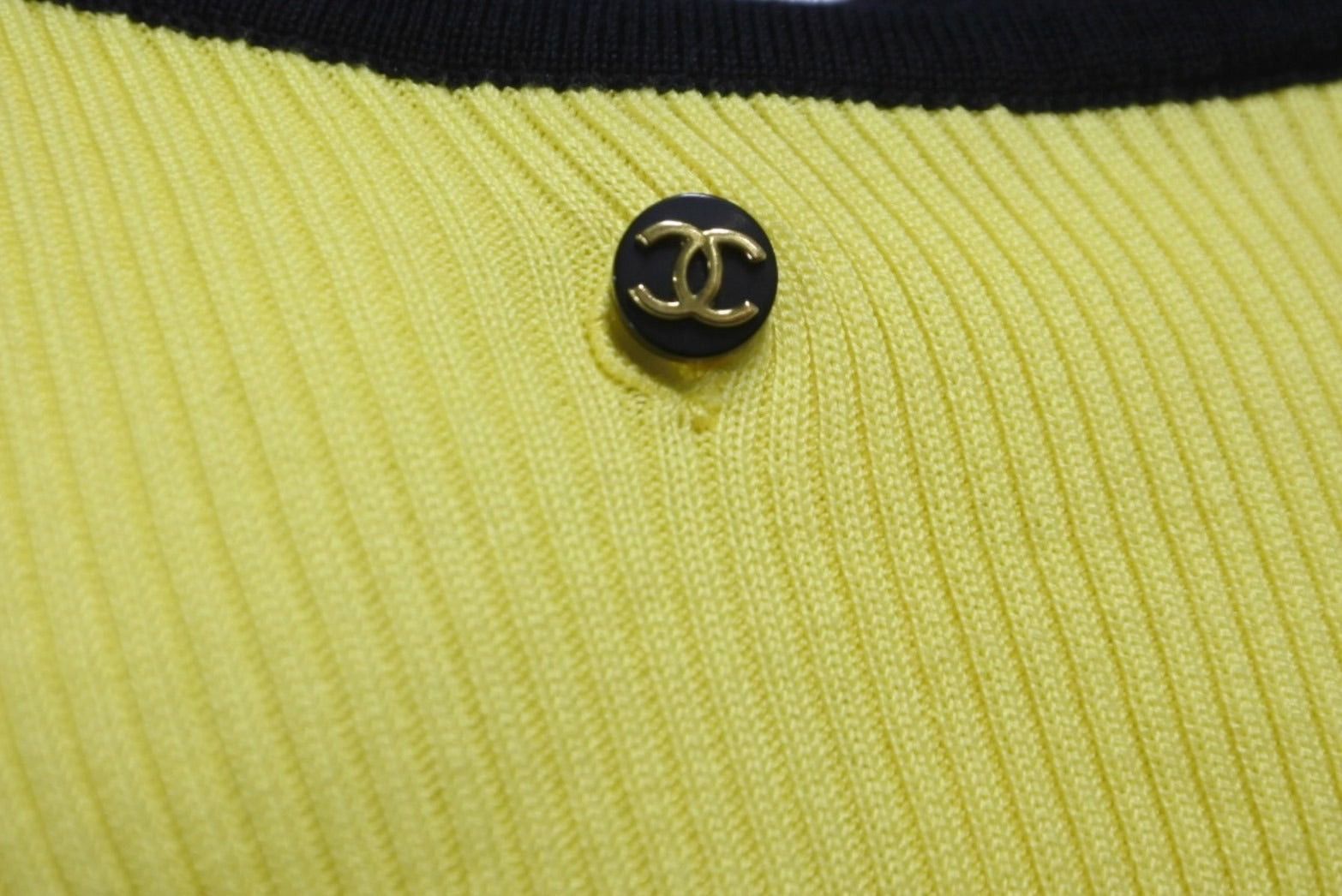 Chanel chanel tank top sleeveless coco mark button size 40 Size US M / EU 48-50 / 2 - 6 Thumbnail