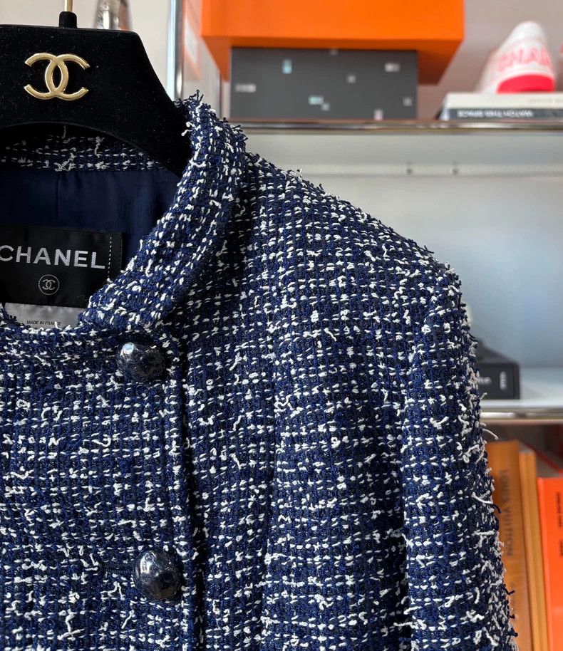 Chanel Chanel Blue Tweed Jacket with Buttons - dmc Size US M / EU 48-50 / 2 - 3 Thumbnail