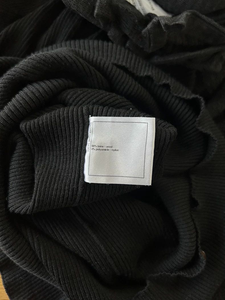 Chanel Black Knit Top with Ruffled Collar and Sleeves - dmc Size US M / EU 48-50 / 2 - 7 Thumbnail